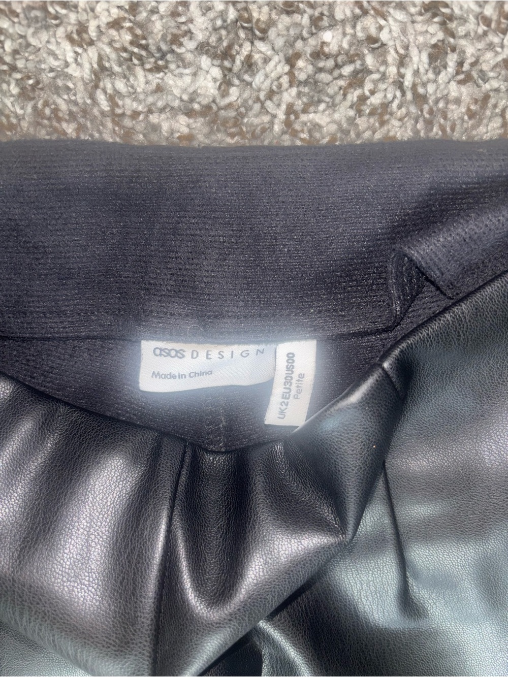 ASOS DESIGN Black Faux Leather Flare Pants Petite US 2 | Y2K Vegan Leather - Picture 3 of 4